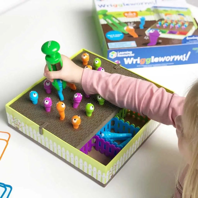 Jeu de motricité fine Wriggleworms! – Les vers dans le jardin - Jeux de motricité fine by Learning Resources