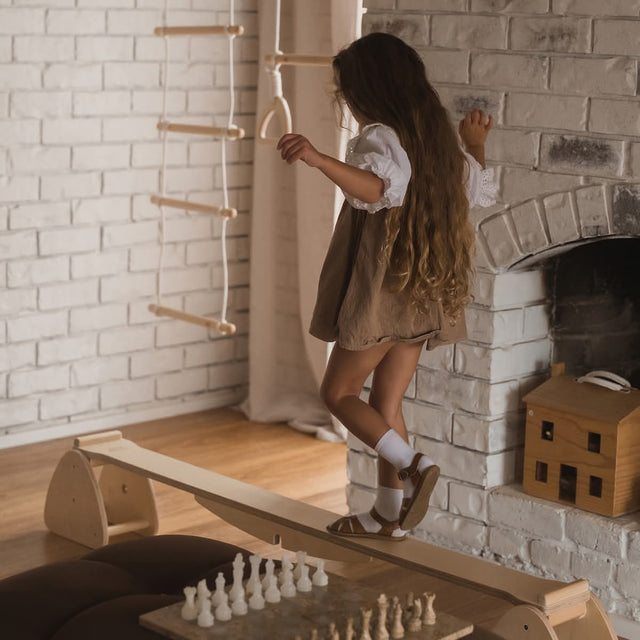 Poutre d'équilibre Pikler - Jeu actif by Kinderfeets