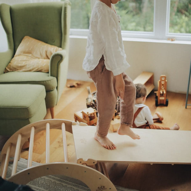 Rampe-glissoire Pikler - Jeu actif by Kinderfeets