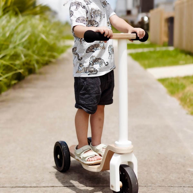 Trottinette en bois KinderScooter - Jeux d'extérieur by Kinderfeets