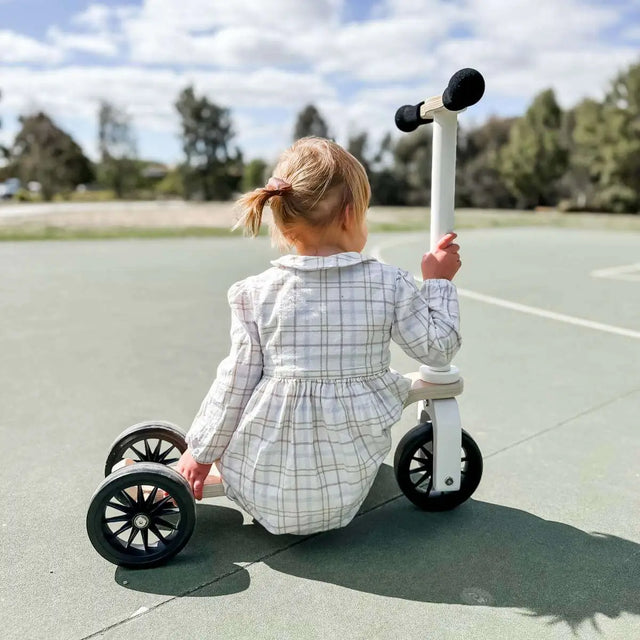 Trottinette en bois KinderScooter - Jeux d'extérieur by Kinderfeets