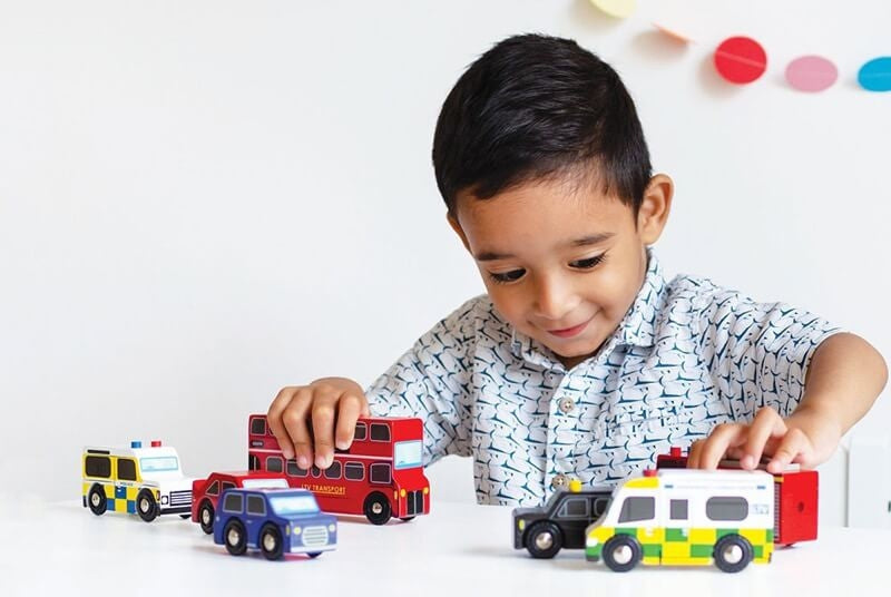 9 jouets éducatifs pour les enfants curieux et pourquoi ils sont