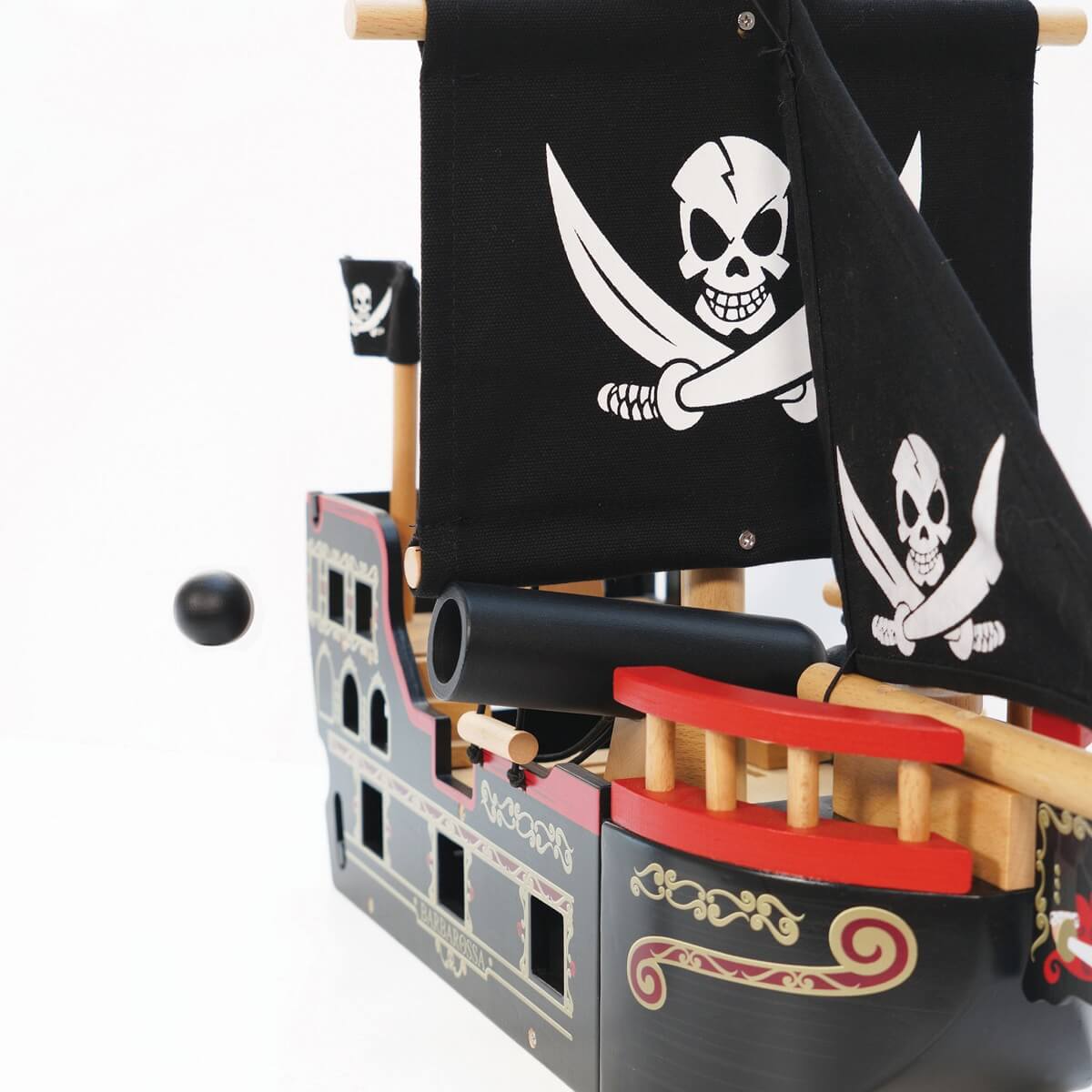 Le toy van pirate figures online