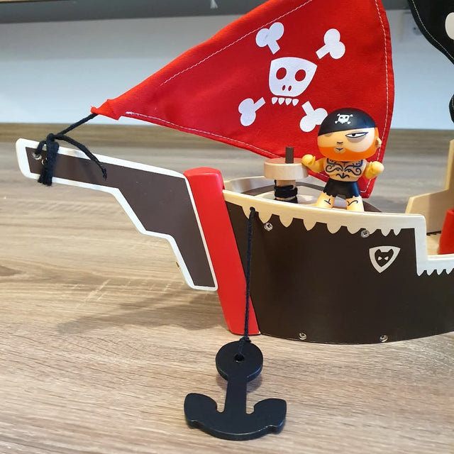 Bateau pirate en bois Arty Toys - Ensembles de jeu by Djeco