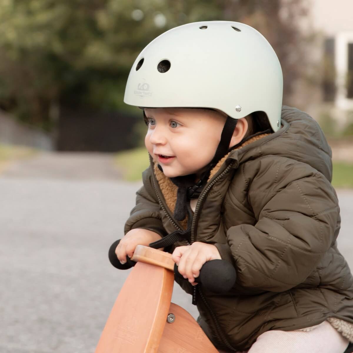 bike helmet for girls JOYSTAR Starry Kids Ages 3-8 Boys S: 18.9-20.5 inch / Blue notch choice for both safety and security so a young bike rider can concentrate on getting from one point to another Sifvo Kids Bike Helmet Boys