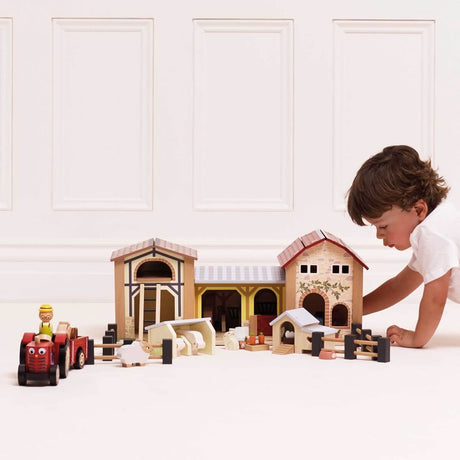 Écuries de ferme en bois - Ensembles de jeu by Le Toy Van
