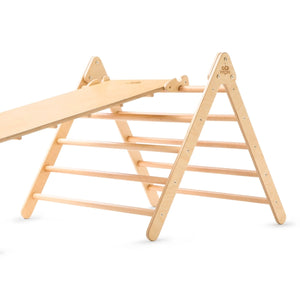 Ensemble Pikler Mezzo: Triangle moyen + rampe-glissoire - Jeu actif by Kinderfeets