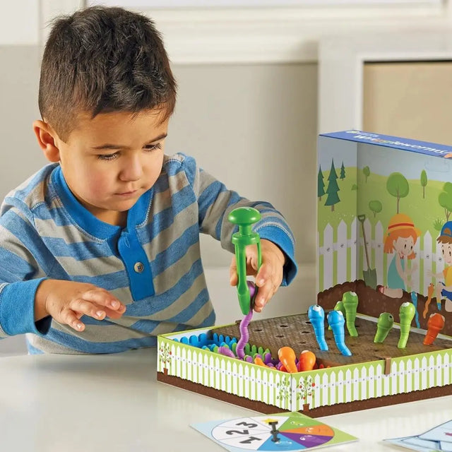 Jeu de motricité fine Wriggleworms! – Les vers dans le jardin - Jeux de motricité fine by Learning Resources