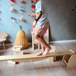 Poutre d'équilibre Pikler - Jeu actif by Kinderfeets