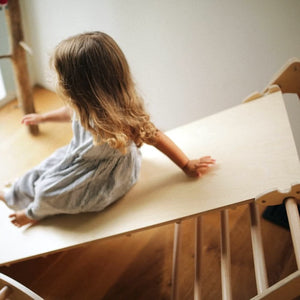 Rampe-glissoire Pikler - Jeu actif by Kinderfeets