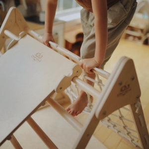 Rampe-glissoire Pikler - Jeu actif by Kinderfeets