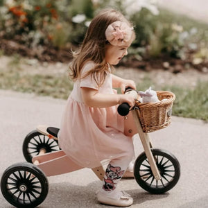 Tricycle Tiny Tot PLUS + casque et panier - Rose - Jeux d'extérieur by Kinderfeets