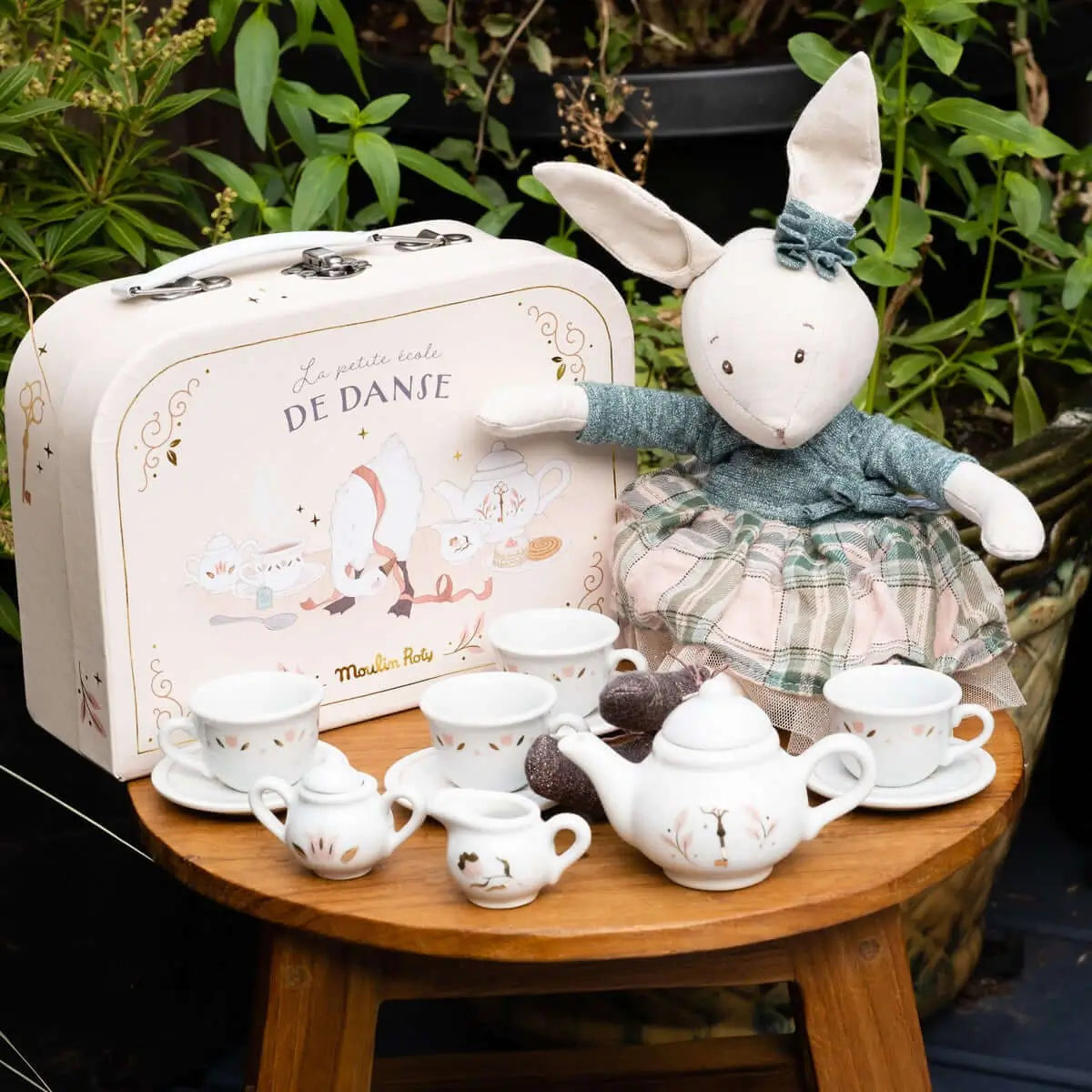 Porcelain tea set Ecole de danse suitcase Comme des Pirates