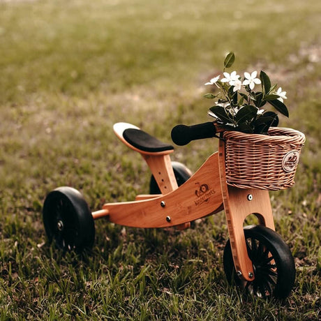 Vélo d'équilibre Tiny Tot Plus + casque & panier - Bambou - Jeux d'extérieur by Kinderfeets