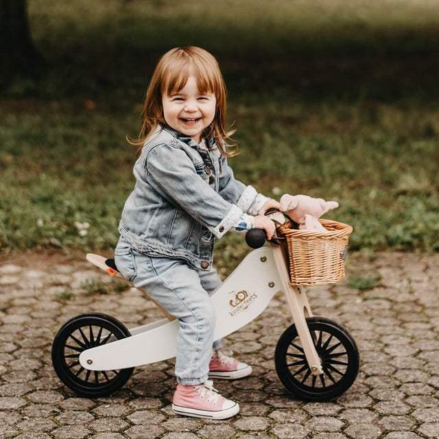 Vélo d'équilibre Tiny Tot Plus + casque & panier - Blanc - Jeux d'extérieur by Kinderfeets