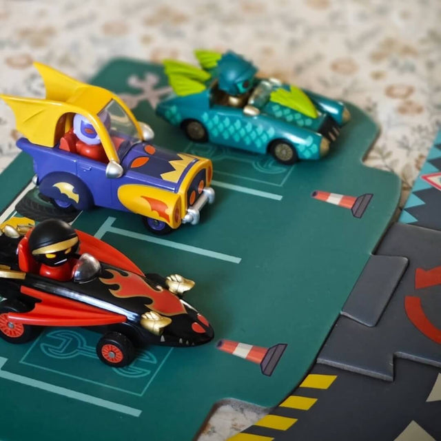 Voiture de course Crazy Motors - Mister Wings - Véhicules de jeu by Djeco